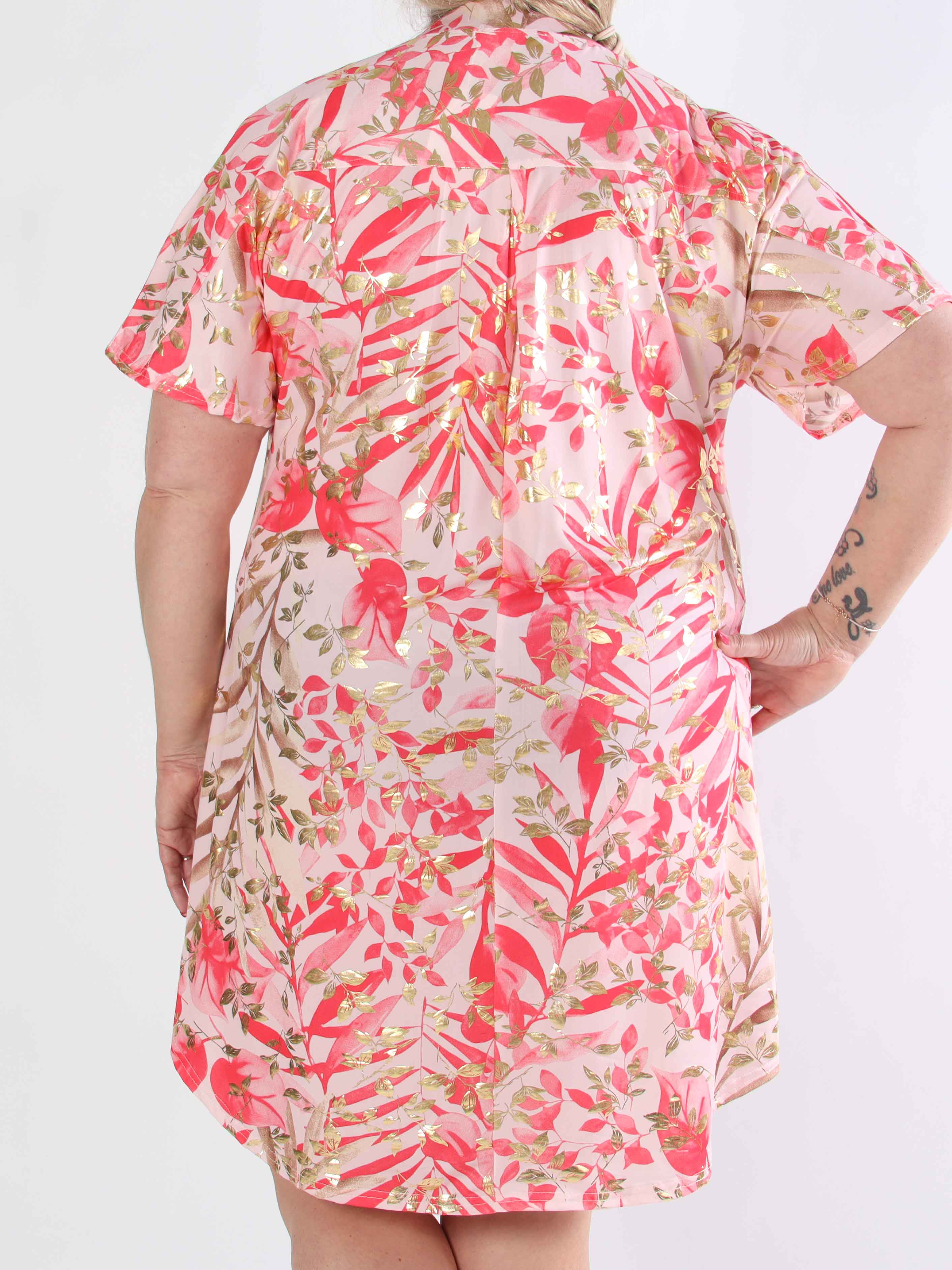 Ebba Gold Leaf Sleeveless - Plus size skjortklänning i stretchigt tyg med bladtryck